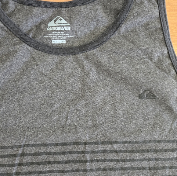 2 quicksilver , mens XL slim fit tanks - Picture 2 of 7